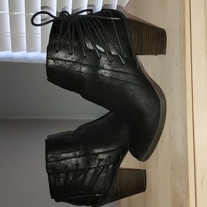 Womens black leather ankle boot size 10